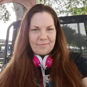 Meet your Posher, Moira